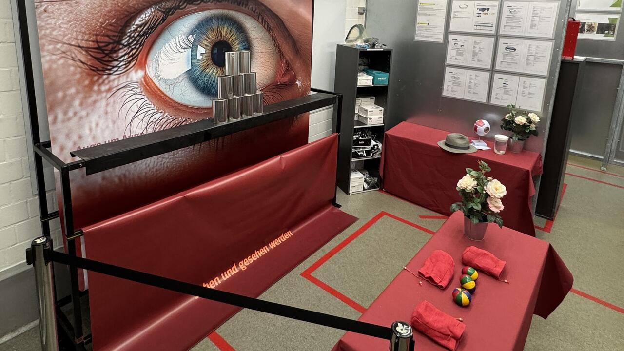 Die Installation AugenKontakt. Ausprobieren. Mitmachen. Erfahrungen sammeln und austauschen.